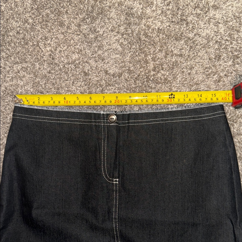 Vintage Clio Black Denim Skirt with White Stitching. Size 8 - Picture 7 of 8